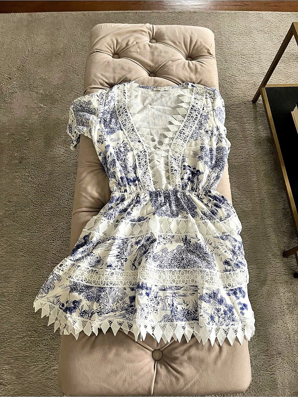 We’re All Pretty Girls. Floral Mini Dress in White & Blue Size Small Like New